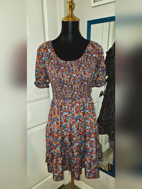 Multicolored Flora Print Smocked Dress With Sweetheart Neckline - Women's Size S